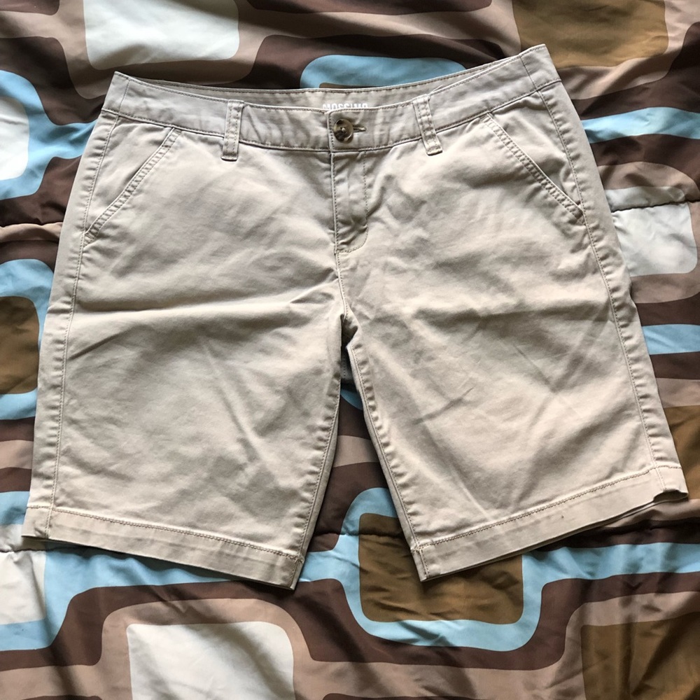 Above the Knee Khaki shorts